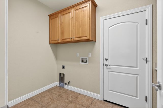 15185 N Curry Ave, Lodi, CA 95240