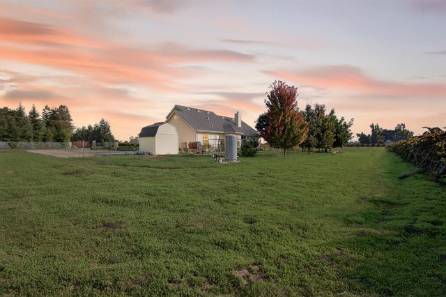 15185 N Curry Ave, Lodi, CA 95240