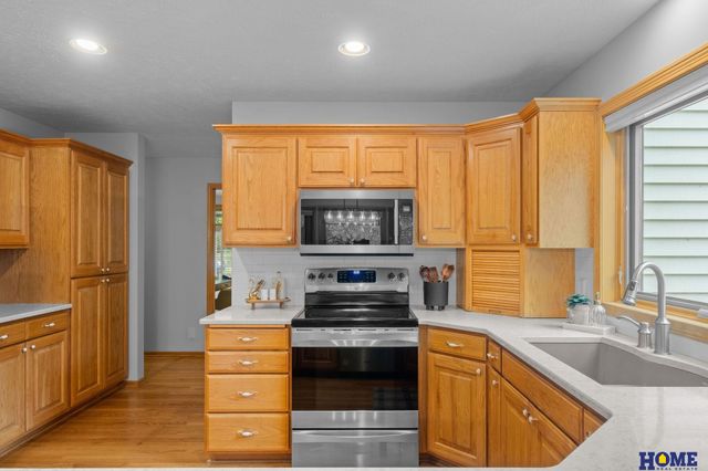 6715 Leesburg Court, Lincoln, NE 68516