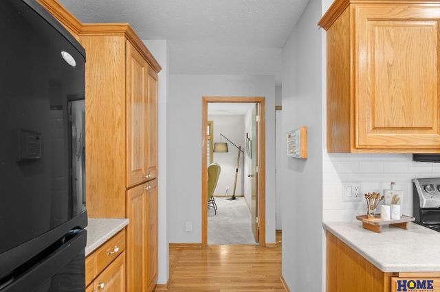 6715 Leesburg Court, Lincoln, NE 68516