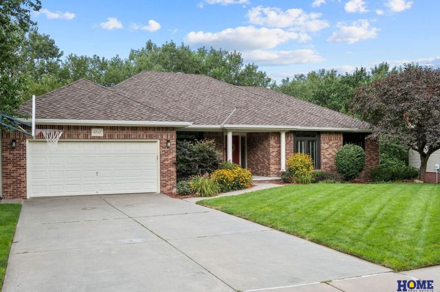 6715 Leesburg Court, Lincoln, NE 68516