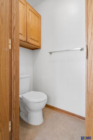 6715 Leesburg Court, Lincoln, NE 68516