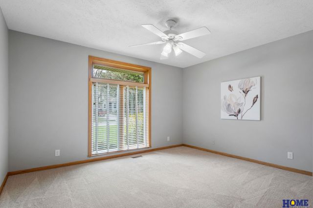 6715 Leesburg Court, Lincoln, NE 68516