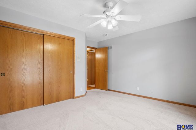 6715 Leesburg Court, Lincoln, NE 68516