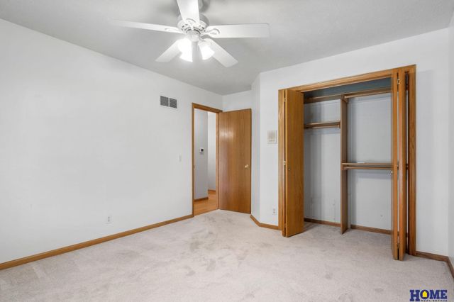 6715 Leesburg Court, Lincoln, NE 68516