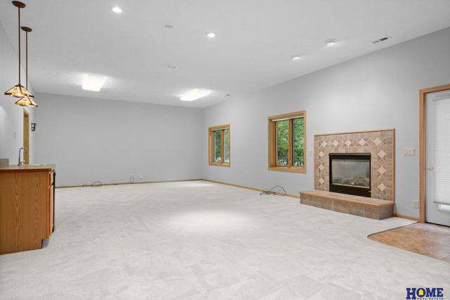 6715 Leesburg Court, Lincoln, NE 68516