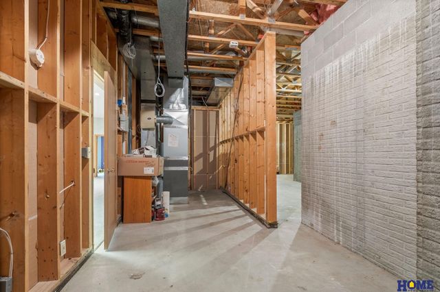 6715 Leesburg Court, Lincoln, NE 68516