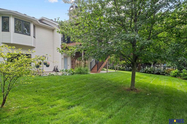 6715 Leesburg Court, Lincoln, NE 68516