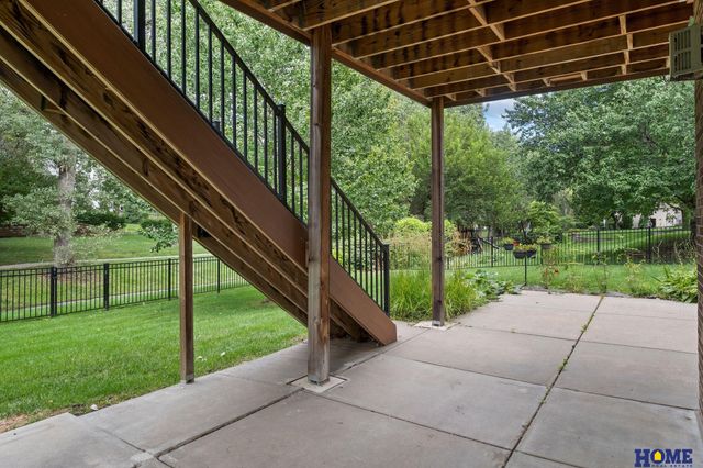 6715 Leesburg Court, Lincoln, NE 68516