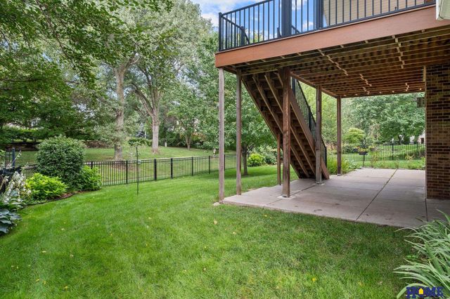 6715 Leesburg Court, Lincoln, NE 68516