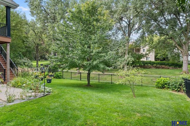 6715 Leesburg Court, Lincoln, NE 68516