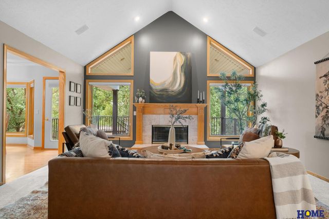 6715 Leesburg Court, Lincoln, NE 68516