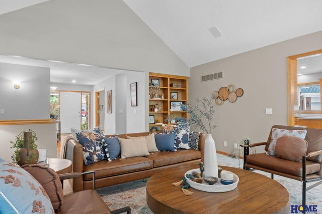 6715 Leesburg Court, Lincoln, NE 68516