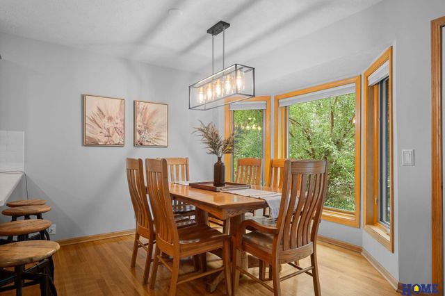 6715 Leesburg Court, Lincoln, NE 68516
