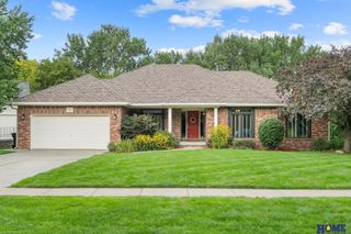 6715 Leesburg Court, Lincoln, NE 68516