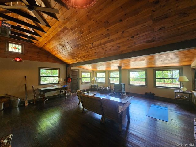211 Brook Trail, Greenwood Lake, NY 10925
