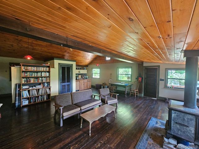 211 Brook Trail, Greenwood Lake, NY 10925