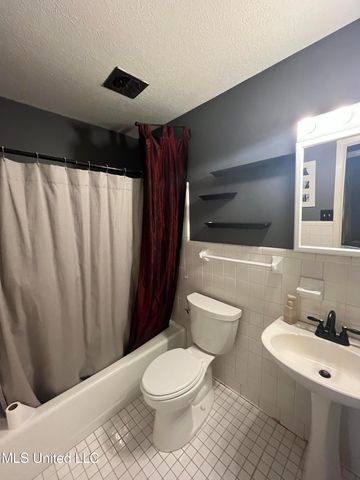 4221 Londontown Road, Pascagoula, MS 39581