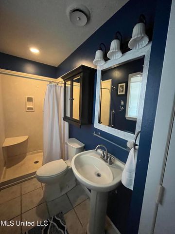 4221 Londontown Road, Pascagoula, MS 39581