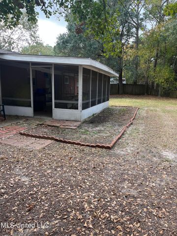 4221 Londontown Road, Pascagoula, MS 39581