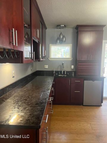 4221 Londontown Road, Pascagoula, MS 39581