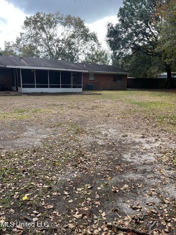 4221 Londontown Road, Pascagoula, MS 39581