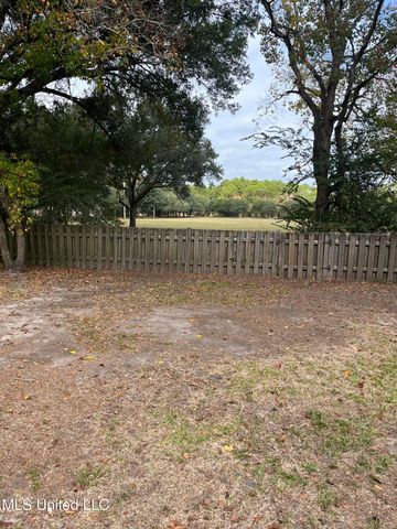 4221 Londontown Road, Pascagoula, MS 39581