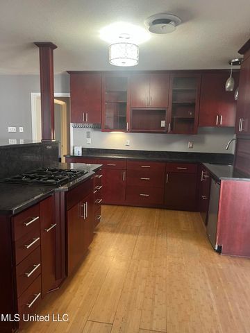 4221 Londontown Road, Pascagoula, MS 39581