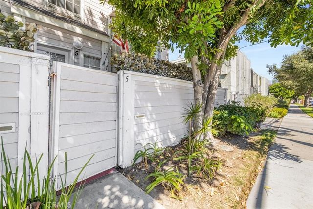1731 E 68th 5, Long Beach, CA 90805