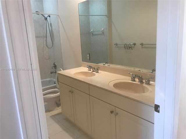 3338 Lakeside Dr 50, Davie, FL 33328