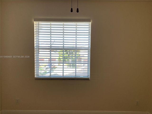 3338 Lakeside Dr 50, Davie, FL 33328