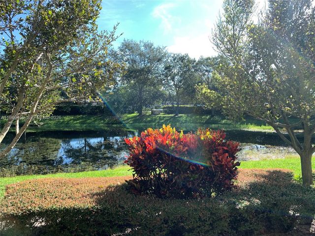 3338 Lakeside Dr 50, Davie, FL 33328