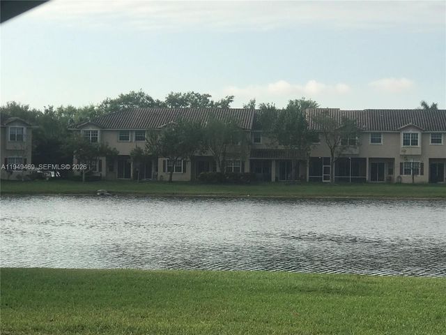 3338 Lakeside Dr 50, Davie, FL 33328