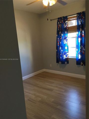 3338 Lakeside Dr 50, Davie, FL 33328