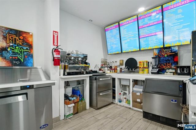 889 Main Street, Paterson, NJ 07503