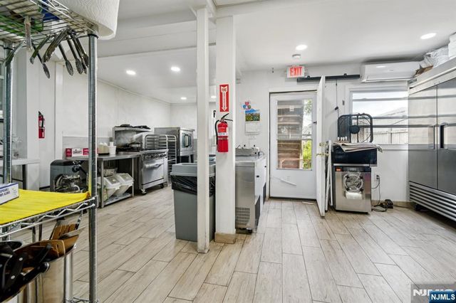 889 Main Street, Paterson, NJ 07503