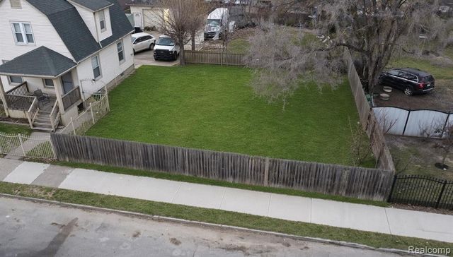 8774 Chamberlain Street, Detroit, MI 48209