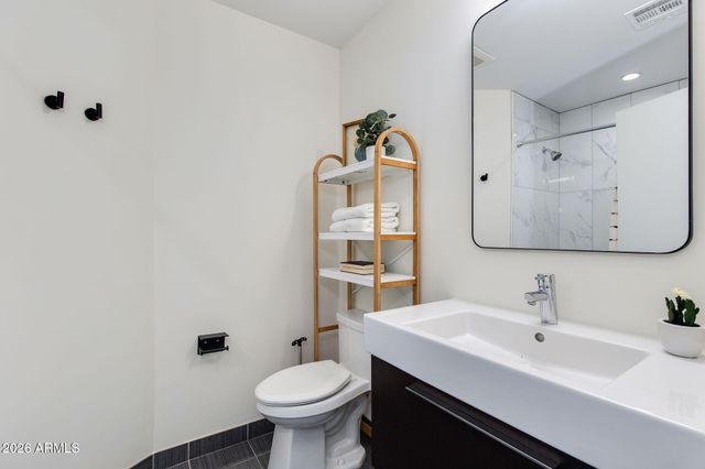 3715 E GLENROSA Avenue, Phoenix, AZ 85018