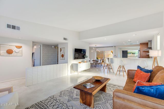 3715 E GLENROSA Avenue, Phoenix, AZ 85018