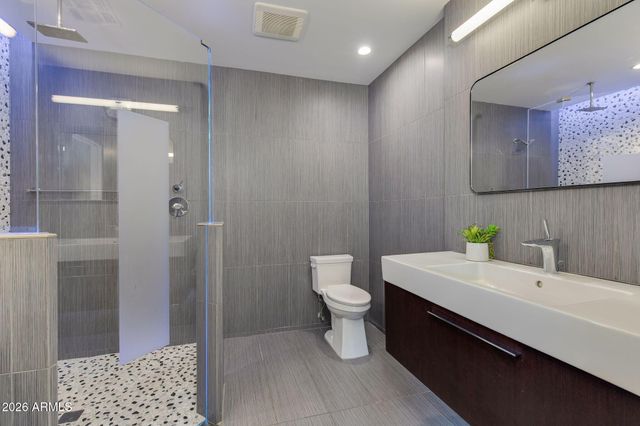 3715 E GLENROSA Avenue, Phoenix, AZ 85018