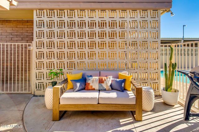 3715 E GLENROSA Avenue, Phoenix, AZ 85018