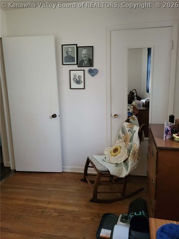 32 2ND Street W, St Albans, WV 25177