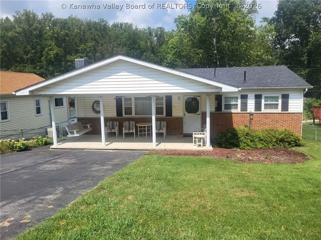32 2ND Street W, St Albans, WV 25177