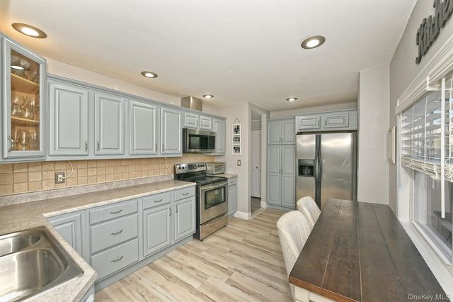 2 Cooper Lane, Levittown, NY 11756