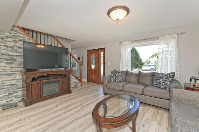 2 Cooper Lane, Levittown, NY 11756