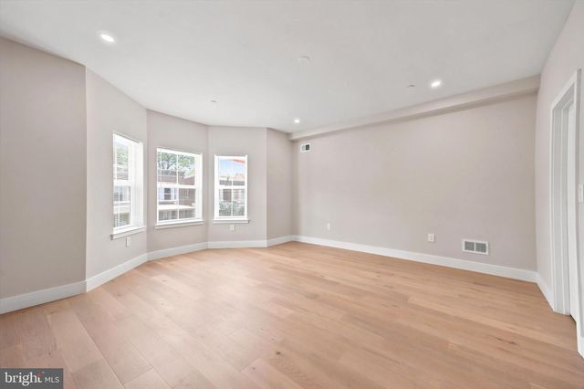 609 E LOCUST AVE, Philadelphia, PA 19144