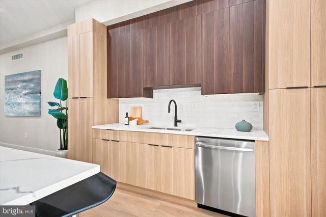 609 E LOCUST AVE, Philadelphia, PA 19144