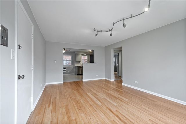 5236 N Potawatomie Street 101, Chicago, IL 60656