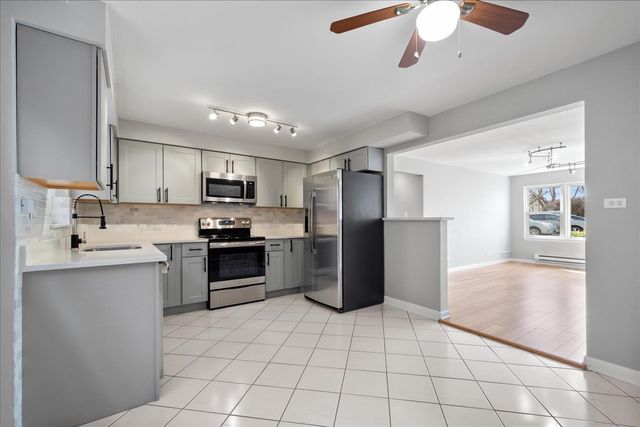 5236 N Potawatomie Street 101, Chicago, IL 60656