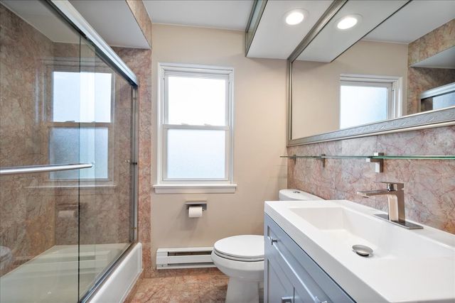 5236 N Potawatomie Street 101, Chicago, IL 60656